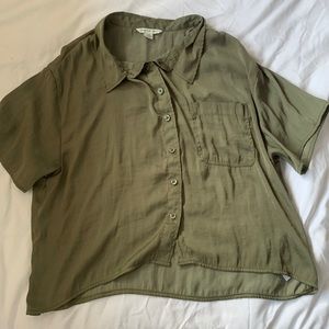 Army green American eagle tee!